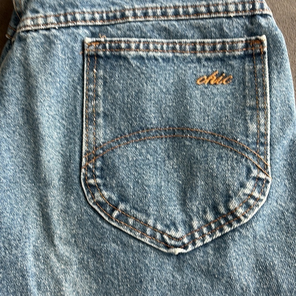 Vintage medium wash Chic mom jeans size 18